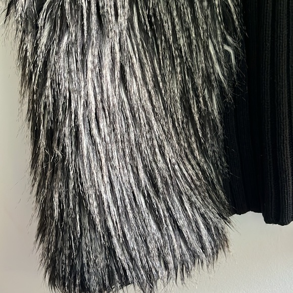 Adrianna Papell Faux fur sweater vest - Picture 4 of 9